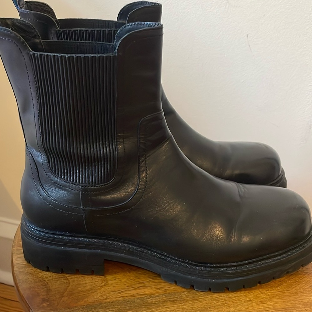 Boden Leather Chelsea Boots 42 10.5